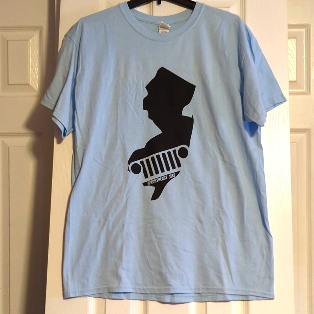 NWOT light blue screen printed Northeast Jeep/NJ short sleeve Gildan t-shirt